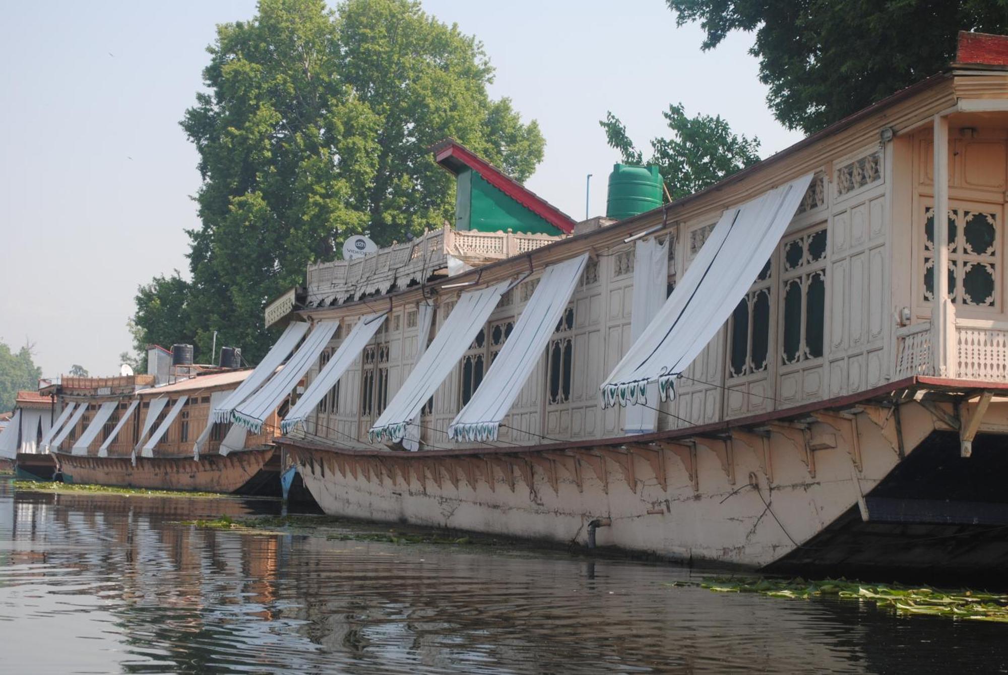 Heaven Breeze Group Of Houseboats Hotel Srinagar  Exterior photo